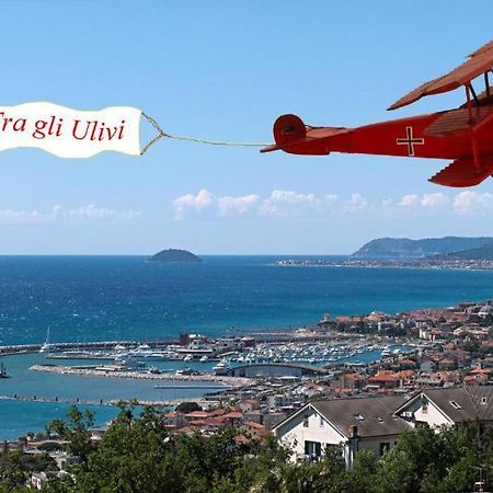Tra Gli Ulivi Bed & Breakfast ปิเอตราลิกูเร ภายนอก รูปภาพ