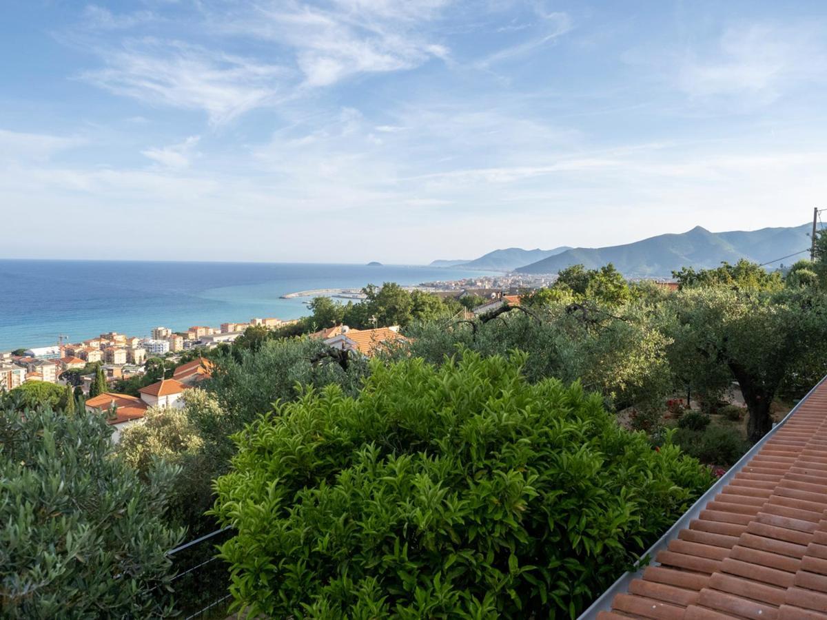 Tra Gli Ulivi Bed & Breakfast ปิเอตราลิกูเร ภายนอก รูปภาพ